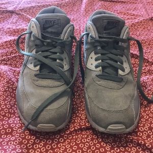 Mens Nike Air Max olive green size 9.5